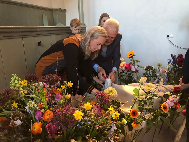 932ddb38-bdac-4977-8de4-3775f43bd020